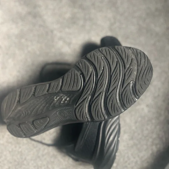 Asics Black Men's Athletic Training Shoes - Picture 5 of 6